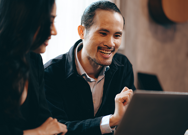 businessman-and-businesswoman-discussing-project